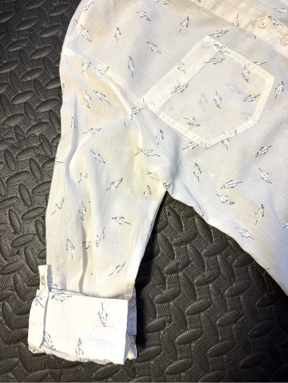 Eden & Olivia White Feather Print Cotton Blouse Size Small